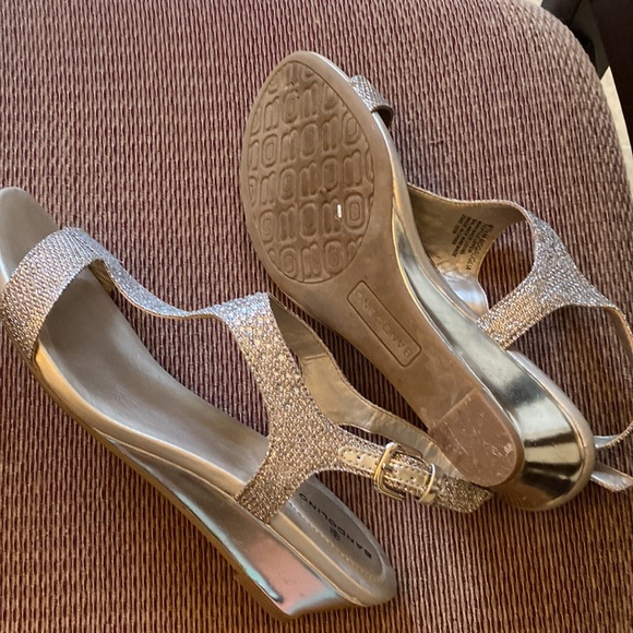 Bandolino size 6 1/2 ladies shoes - Picture 3 of 7